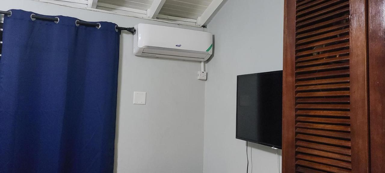Cheerful 2 - Bedroom Townhouse With Free Parking In New Kingston Ngoại thất bức ảnh
